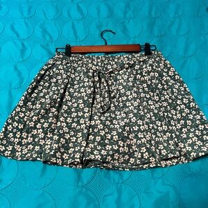 Floral Green Skort NWT, size M